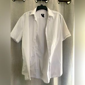 White short sleeve button up with tiny black dots from H&M